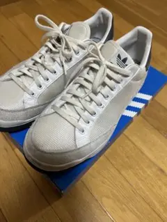 adidas ロッドレーバースニーカー