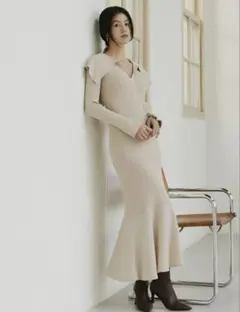 ビッグカラーコンビリブニットワンピース　白　SNIDEL