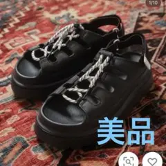UGG W GOLDENGLOW TOGGLE 厚底サンダル 22cmのサムネイル