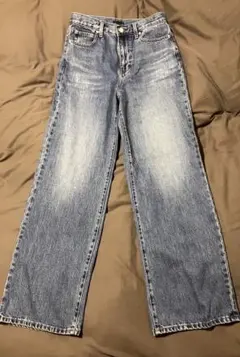 〔美品〕UNIQLO レディース ワイドフィット ハイライズ ストレートジーンズ