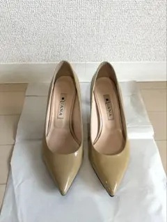 DIANA ベージュ　パンプス　21.5cm