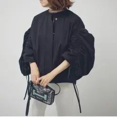 Item thumbnail for item d2e8935e-a1d1-462f-8584-14d8e364f1e6