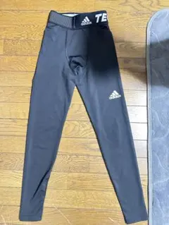 adidas ブラックタイツ