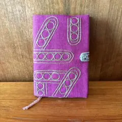 ♧ハンドメイド♧文庫本サイズのブックカバー　No.1 オリジナル柄　手刺繍