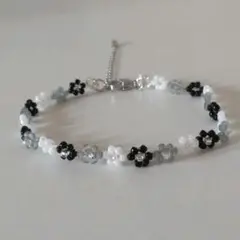 ビーズブレスレット 花 ブラック×グレー×ホワイト×シルバー フラワー 黒 白