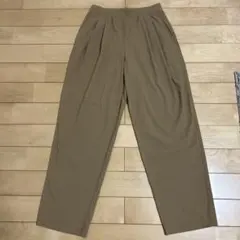 ユニクロベージュスラックス ゴムウエストMサイズ