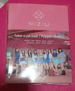 2026年最新】niziuラントレケースの人気アイテム - メルカリ