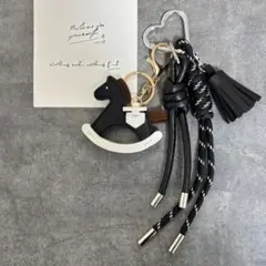 じゃらじゃらキーホルダー 馬モチーフ 黒 バッグチャーム キーホルダー 干支