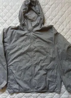 「UNIQLO」ポケッタブルパーカー　グレー　M