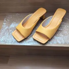 イエロー オープントゥ サンダル ヒール付きのサムネイル