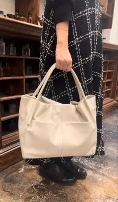 ビアズリー 【LIVETART】マルチレザー トートバッグ トープ ビアズリー 《LIVETART》マルチレザー トートバッグ トープ