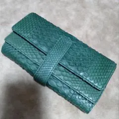 グリーン ヘビ革 長財布