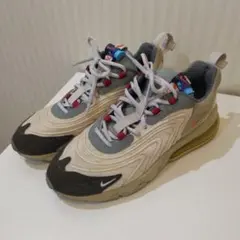 TRAVIS SCOTT × NIKE AIR MAX 270