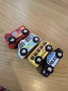 【4点】J'adoreミニカーセットパトカー・バス・救急車 ・消防車木のおもちゃ