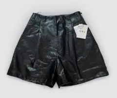 新品GRL レザータイプ黒ハイウエストショートパンツ