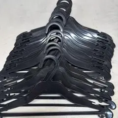 黒いプラスチック製衣類ハンガー50本