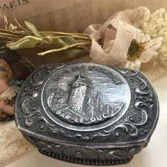 Item thumbnail for item 90d50b78-85c4-47f7-ac6d-cf98710f35b8