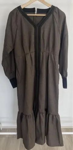 Aga アーガ　ブラウンフリルロングワンピース