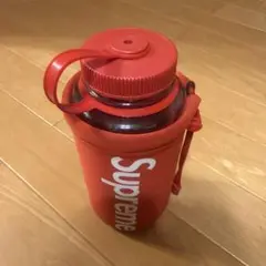 シュプリーム 18ss Supreme ロゴ入り水筒 赤 約600ml 未使用 Supreme（水筒）のフリマアイテム一覧