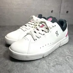 ほぼ新品【On】オン/スニーカー/ON THE ROGER Advantage/