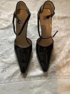 GUCCI ブラック ポインテッドトゥ ハイヒール