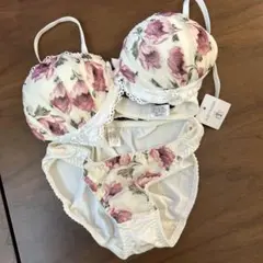 新品未使用！　フラワープリント C70 ブラジャーショーツセット