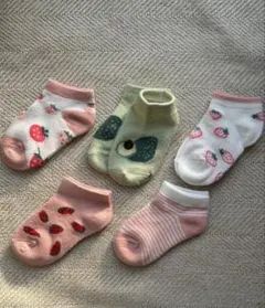 【新品】キッズ靴下 5足セット (2〜3歳用)