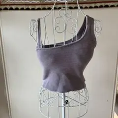 リブ編みパープルタンクトップ