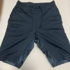 ブラック ショートパンツ