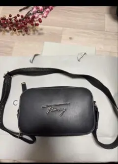 Tommy ブラック ボディバッグ