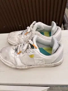 アイズフロンティア　スニーカー　安全靴