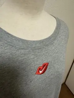 NIKE Tシャツ 刺繍リップマーク