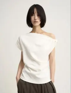 venica Off shoulder cape blouse - メルカリ