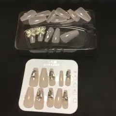 ネイルチップ 蝶々パーツ付き ロングコフィン型のサムネイル