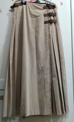 インゲボルグ　日本製　ベージュ（キャメル） プリーツ巻スカート 　フリンジ付