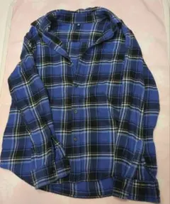 美品ユニクロ140青と黒のチェック柄長袖シャツ