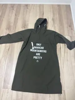 オリーブ色フード付きレインコート