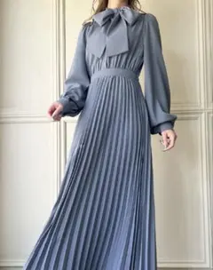 JUNOAH リボンボウタイプリーツワンピース ブルーグレー