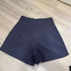 タック入りハイウェストショートパンツ Sサイズのサムネイル