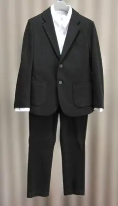 UNIQLOフォーマルスーツ（黒）（上130/下120）シャツ(白130)
