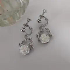 白いバラ イヤリング