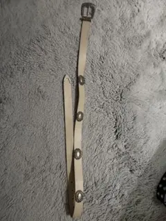 装飾付きアイボリーレザー風ベルト