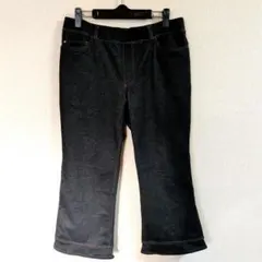 レディース❤️デニム系クロップドパンツ　黒色　ピーズ飾りありＬＬサイズ