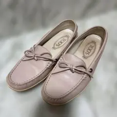 TOD'S トッズ レザー モカシン ローファーピンク 38のサムネイル