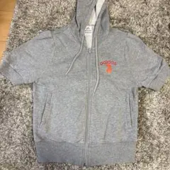 adidas グレー フード付きパーカー Mサイズ