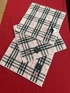 新品タグ付きBURBERRYタオルハンカチ　　ノバチェック　バーバリー３枚セット