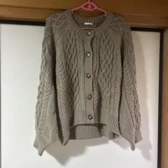 GU ベージュ ケーブルニット カーディガン 長袖