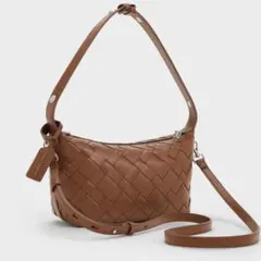 CHARLES & KEITH ブラウンレザー ハンドバッグ／ストラップ付き