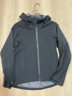 【美品】UNIQLO ブロックテックパーカー マウンテンジャケット 耐久撥水加工