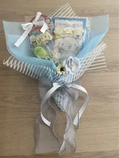 【2点2000円】お菓子ブーケ　サンリオ　シナモロール　シナモン　卒業式